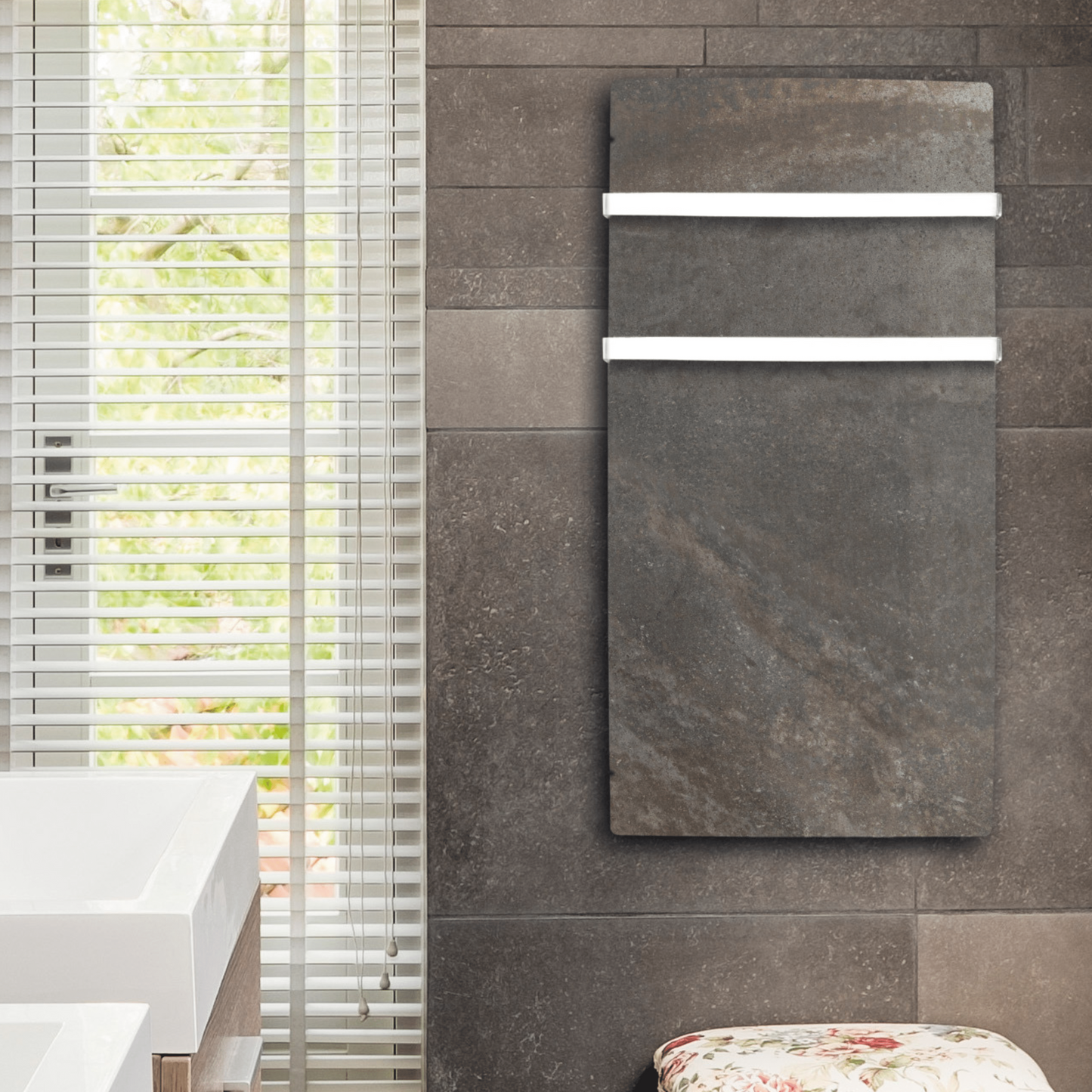 Handtuchtrockner Climastar Slim BIG 800 in Terra Limestone - effiziente Heizleistung und stilvolles Stein-Design.