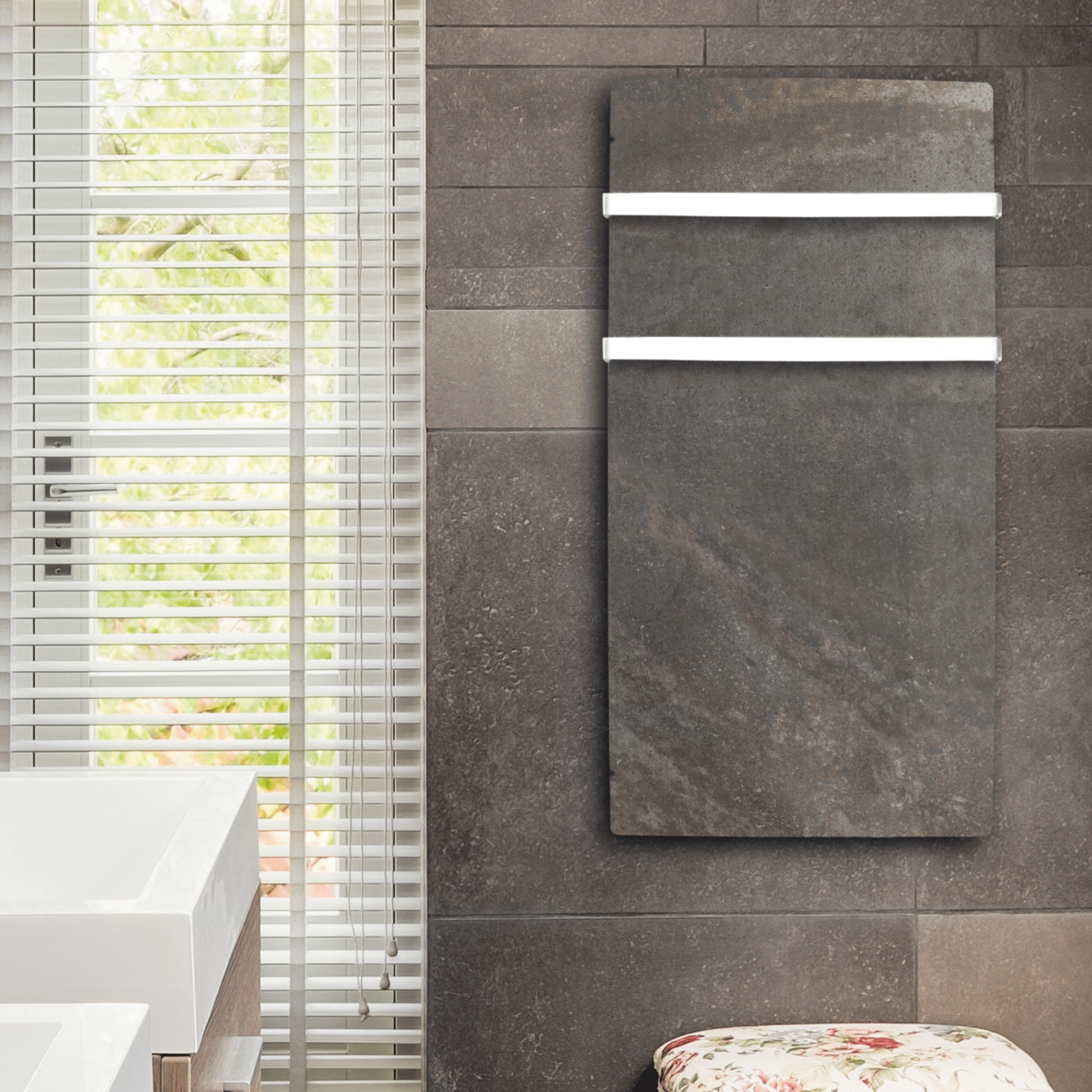 Handtuchtrockner Climastar Slim BIG 800 in Terra Limestone - effiziente Heizleistung und stilvolles Stein-Design.