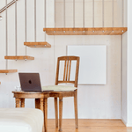 ecoheat Aura 350: Effiziente Infrarotwärme in platzsparender Form – mit Feinstruktur-Oberfläche, Made in Germany, Wand- oder Deckenmontage.