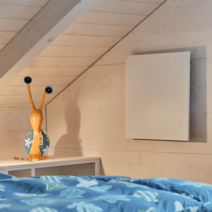 Die ecoheat Aura 350 überzeugt mit robuster Verarbeitung, schlichtem Design und flexibler Montage – perfekt für kleine Räume.