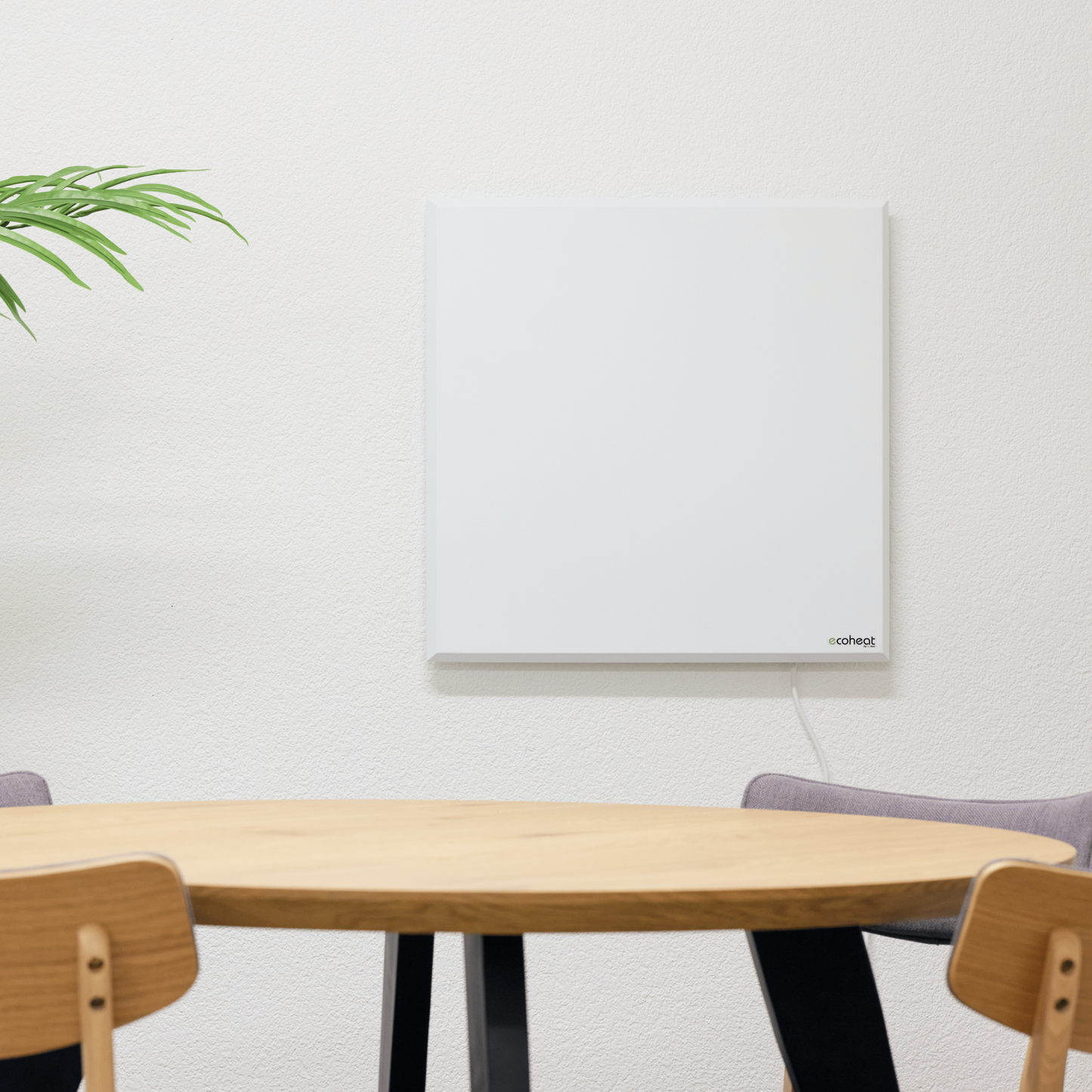 ecoheat Classic-T 450 Infrarotpanel an der Wand, ultra-flaches Design, 450 Watt Heizleistung, IP44 Schutzklasse.