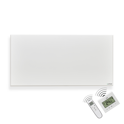 Ultra-flaches ecoheat Classic-T 900 Infrarotpanel zur Wandmontage mit integriertem Funk-Empfänger und Überhitzungsschutz.