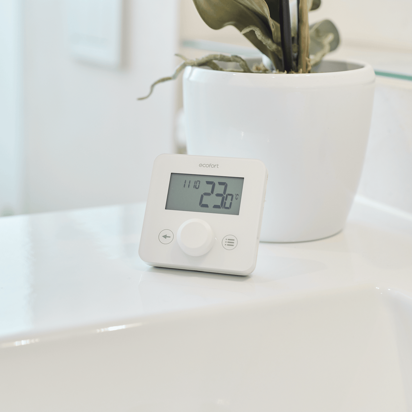 ecoheat Sensus: Temperaturkontrolle leicht gemacht. Digitaler Funk-Thermostat für ecoheat Heizpaneele – flexibel, genau und einfach steuerbar.
