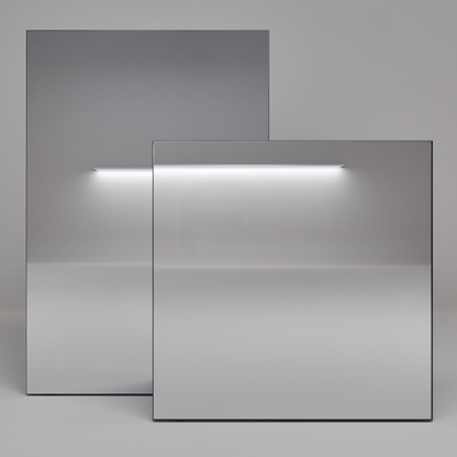 Infrarotheizung ecoheat Specchio 400 W mit glatter Spiegeloberfläche in 60 x 60 cm, wartungsfrei und rahmenlos.