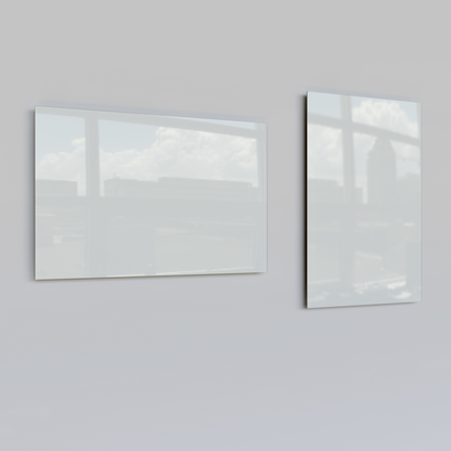 ecoheat Vetro Infrarot-Glasheizung in Weiss, 600 Watt, rahmenlos, glatte Glasoberfläche, Wandmontage.