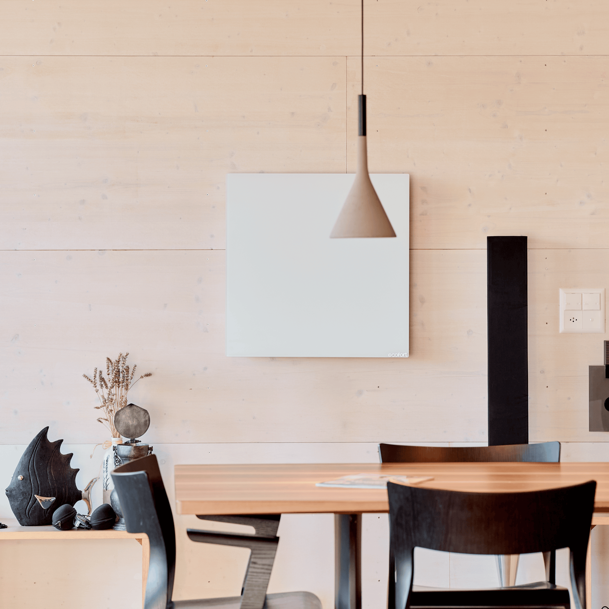 ecoheat Vitrea 370 kombiniert moderne Infrarottechnik mit satiniertem Sicherheitsglas – elegant, langlebig und flexibel montierbar.