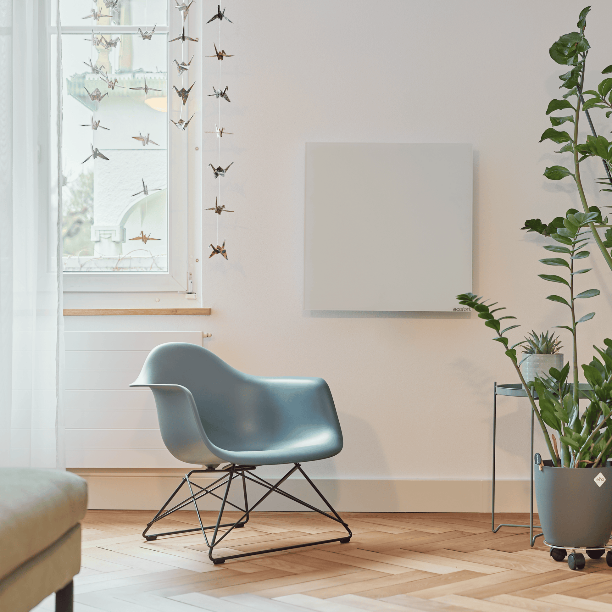 ecoheat Vitrea 370: Glasheizung mit Satin-Oberfläche für kleine Räume. Hochwertig verarbeitet, montagefreundlich und optisch ein Highlight.