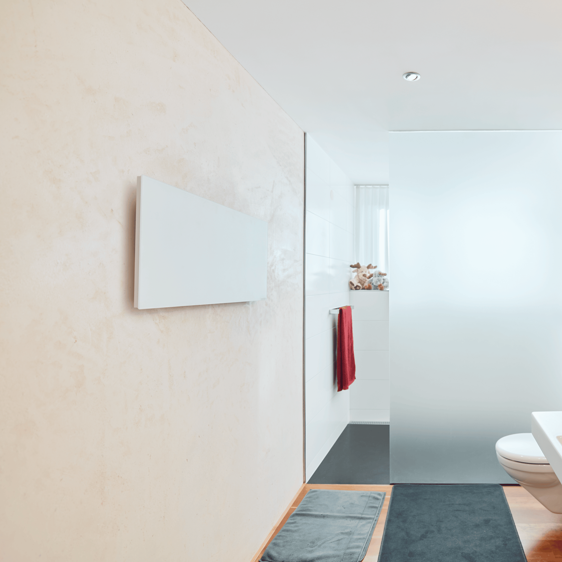 Die ecoheat Vitrea 625 sorgt für wohltuende Infrarotwärme durch elegantes Glasdesign. Mit Funksteuerung für maximalen Komfort im Alltag.