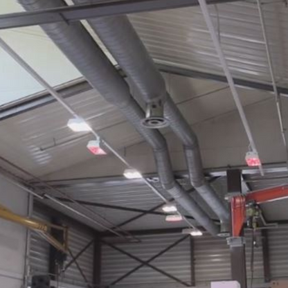 Helios Titan Industrie-Heizstrahler mit 2000 W, infrarot, für Gewerbe und Industrie, Deckenmontage, IPX5 geschützt.