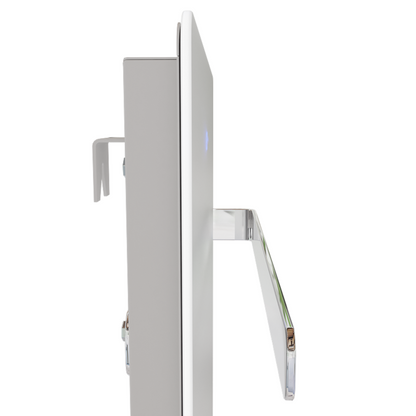 ZenSwiss furo Handtuchtrockner in Matt Weiss, 42 x 120 cm, mit zwei polierten Handtuchhaltern und Touch-Steuerung.