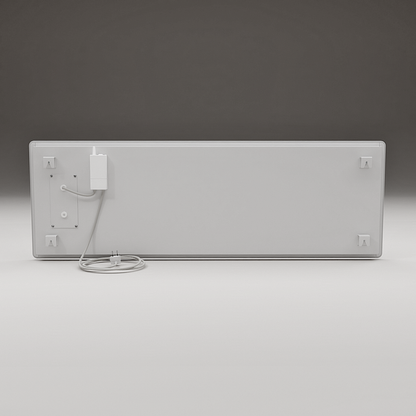 ZenSwiss Deluxe Infrarotpanel 390W in mattem Weiss, platzsparend und elegant an der Wand montiert.