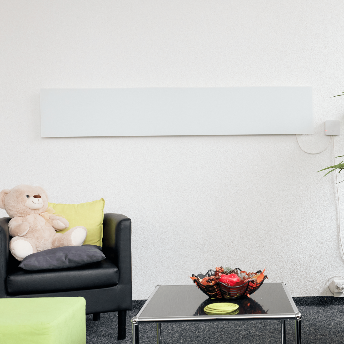 ZenSwiss Deluxe Infrarotpanel 400W in elegantem Design für Deckenmontage mit Glas-Oberfläche.