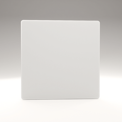 Matt weisse ZenSwiss Infrarotheizung (260W) mit elegantem Design, Grösse 54x54 cm, montierbar an Decke oder Wand.